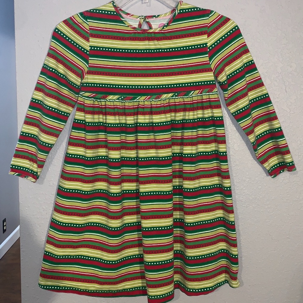 ADORABLE GIRL'S RED AND GREEN DRESS